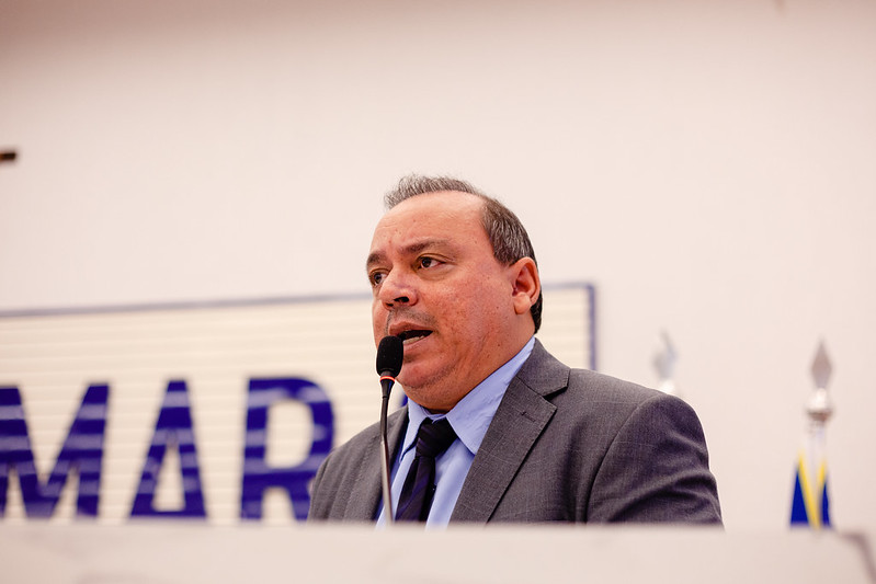 Policial Federal Suender destaca melhoria em escola municipal após reforma
