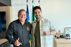 Policial Federal Suender e vice-presidente do PL-GO se reúnem na sede do partido