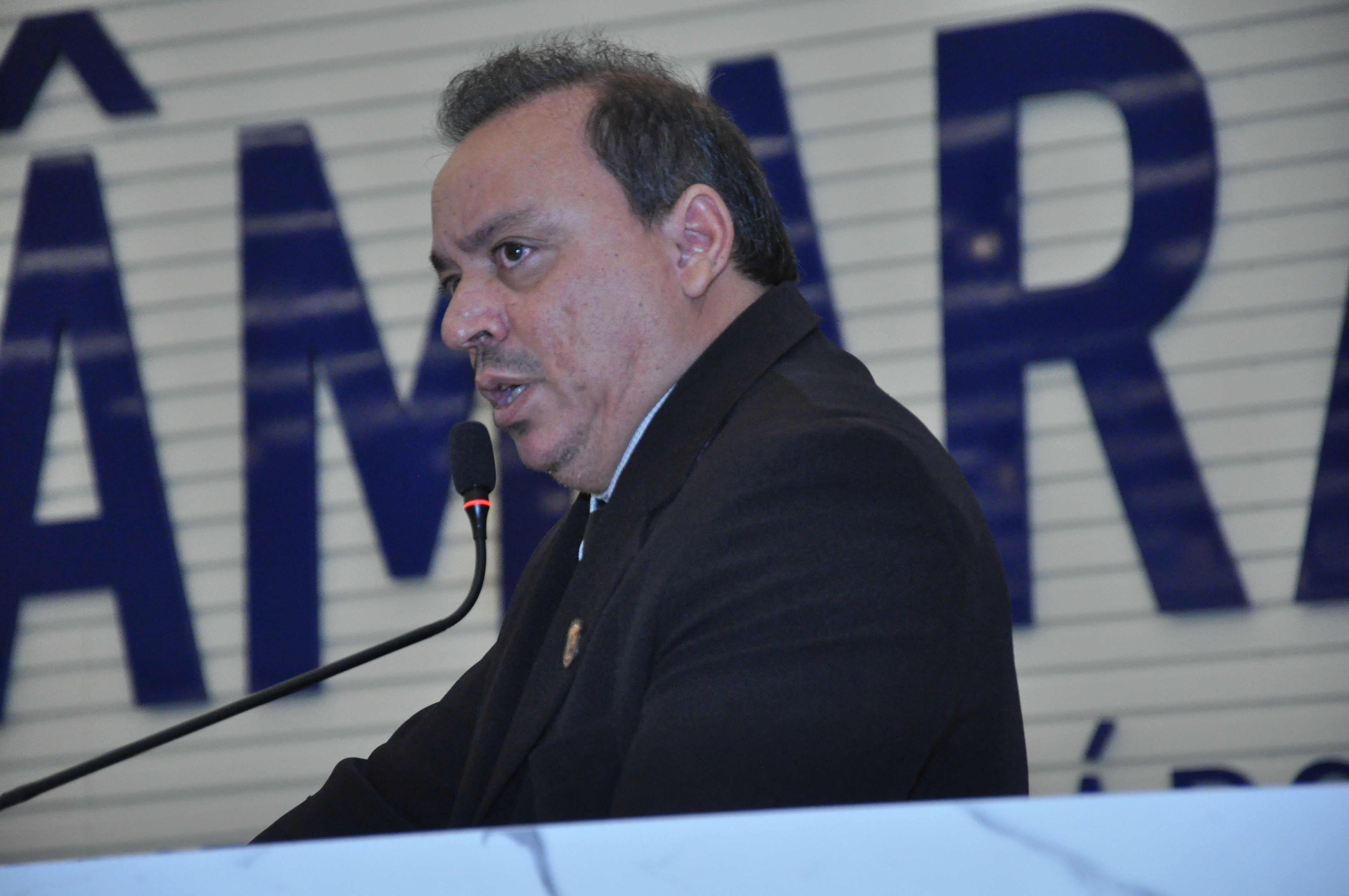 Policial Federal Suender fala de projeto de sua iniciativa que obriga divulgação de valor pago por publicidade oficial