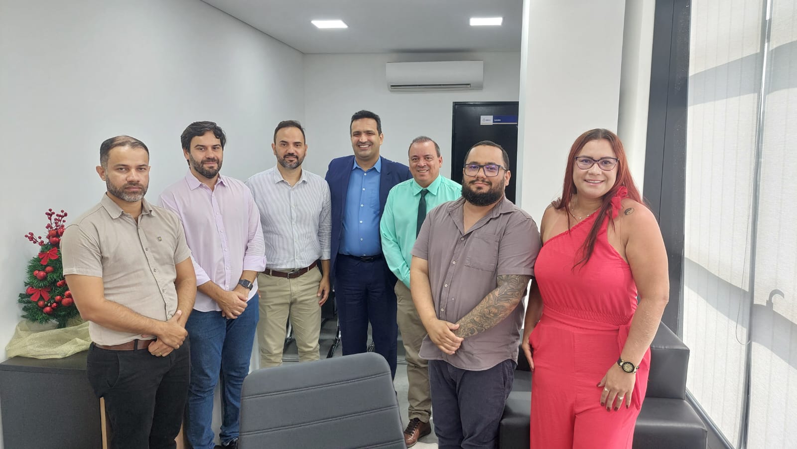 Policial Federal Suender intermedia reunião entre Secretário de Obras e representantes do CREA-GO