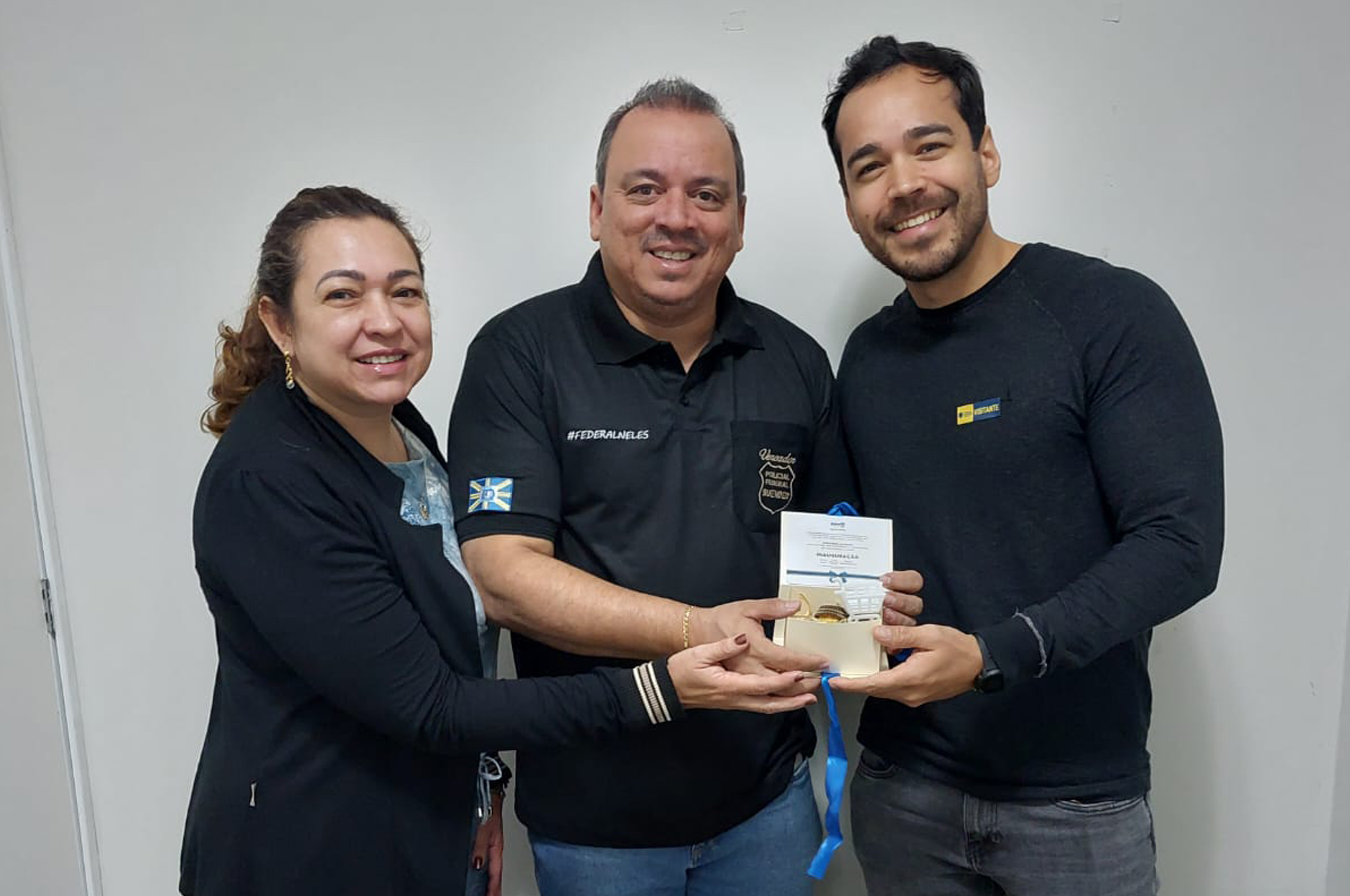 Policial Federal Suender, presidente da Comissão de Agricultura, Indústria, Comércio, Desenvolvimento Econômico e Turismo, recebe convite para inauguração de nova unidade do Atende Mais Supermercados