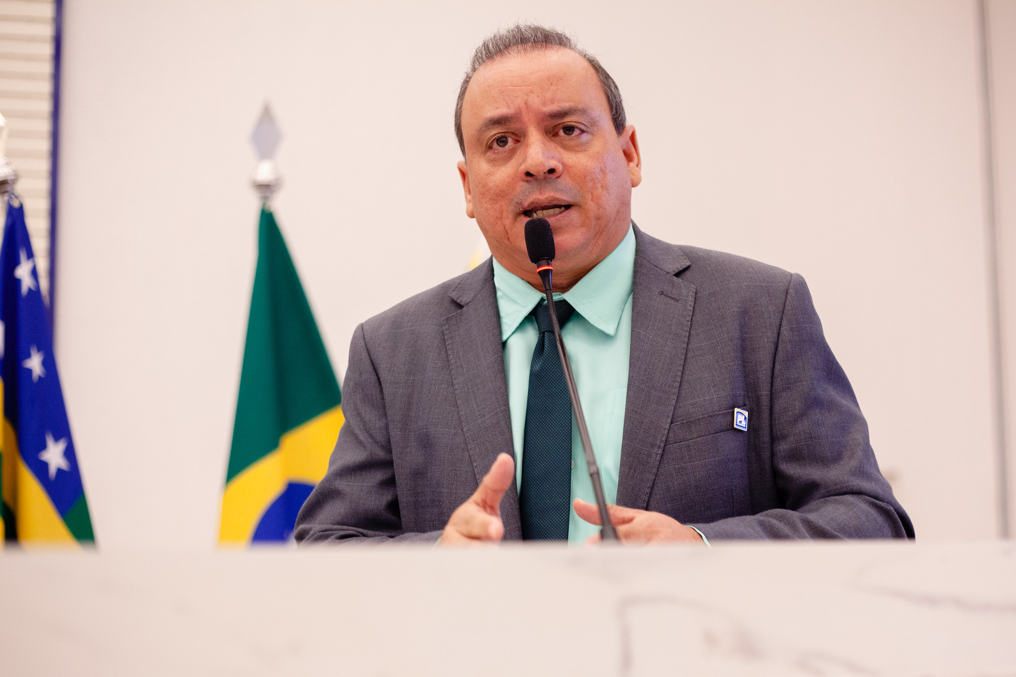 Policial Federal Suender propõe lei para que empresas ofereçam garantia nos serviços de tapa-buracos, recapeamento e pavimentação asfáltica