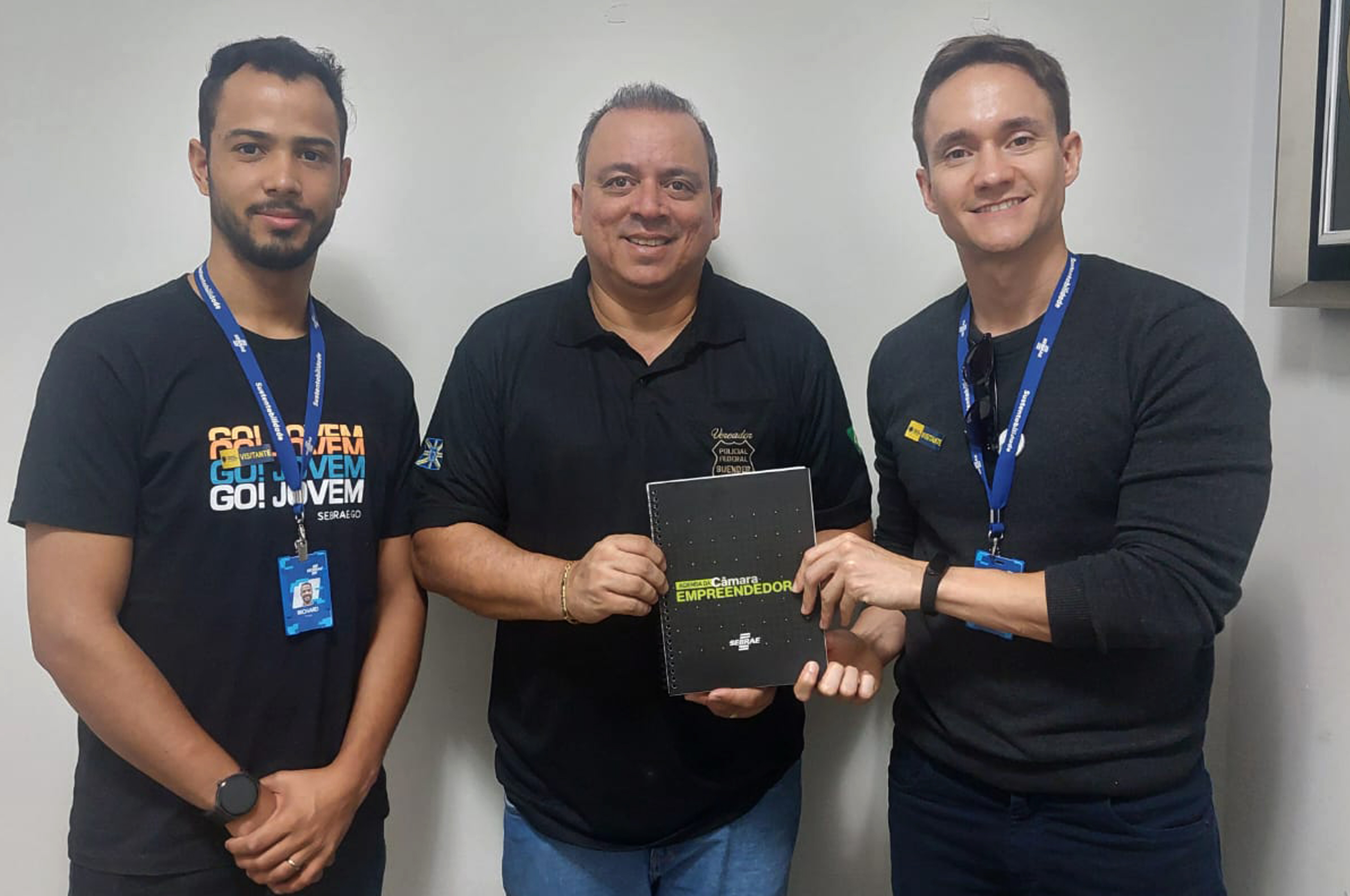 Policial Federal Suender recebe representantes do Sebrae Anápolis