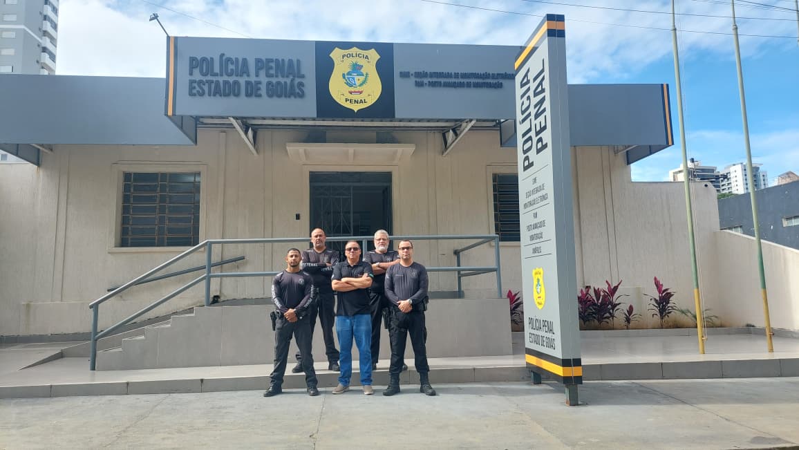 Policial Federal Suender visita Posto Avançado de Monitoramento da Polícia Penal de Anápolis