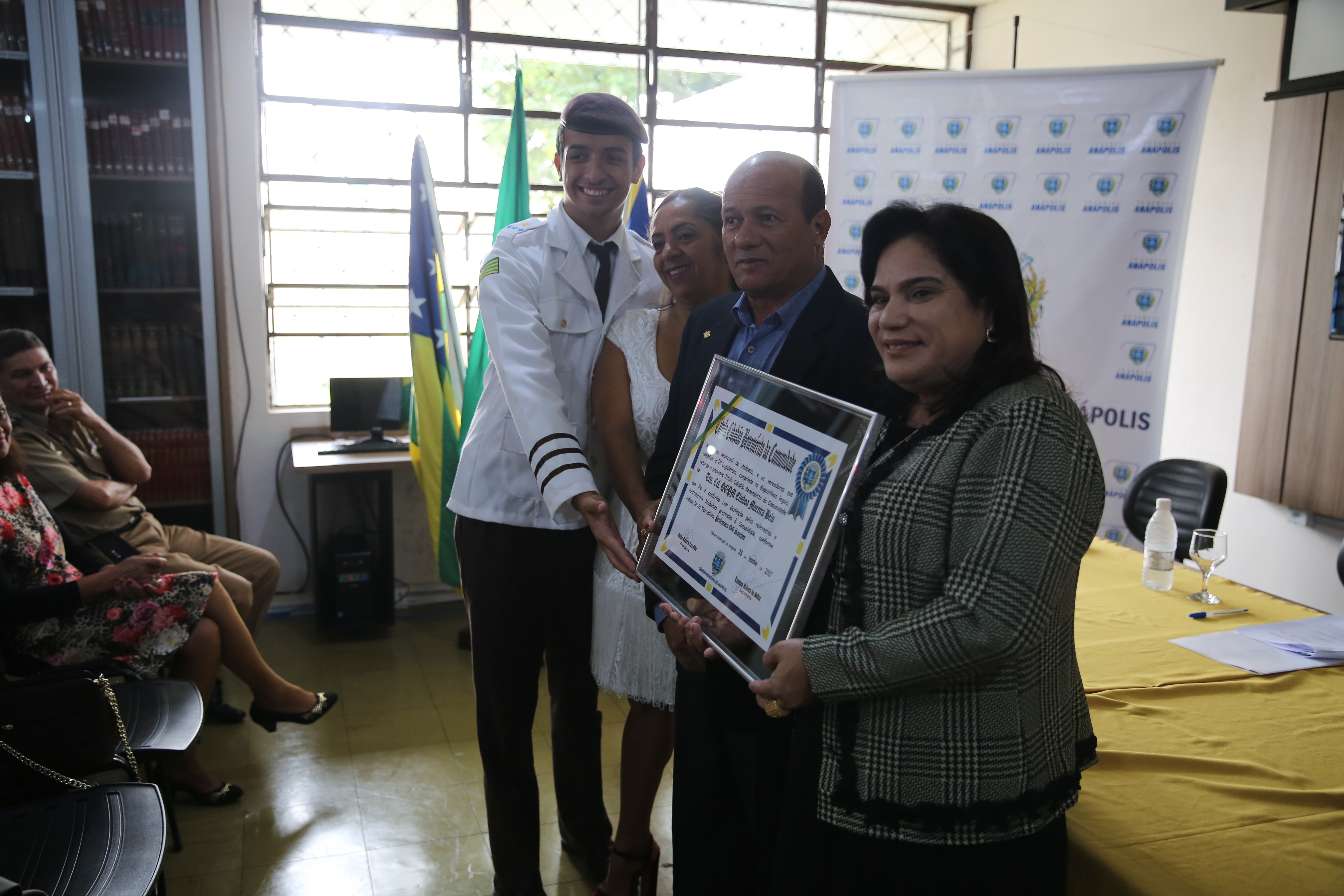 Por iniciativa da vereadora Professora Geli, Câmara entrega Título de Cidadão Benemérito ao tenente-coronel Elisboa Moreira Belo