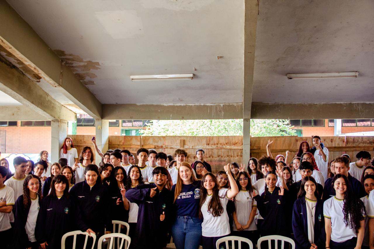 Presidente Andreia Rezende discute bullying com estudantes do Colégio Estadual de Período Integral Genserico Gonzaga Jaime