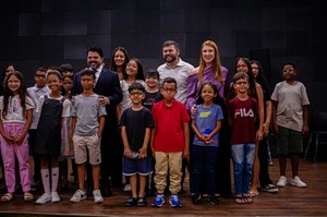 Presidente Andreia Rezende participa do lançamento do ‘Visão Nota 10’, fruto de lei de sua iniciativa criada em 2023