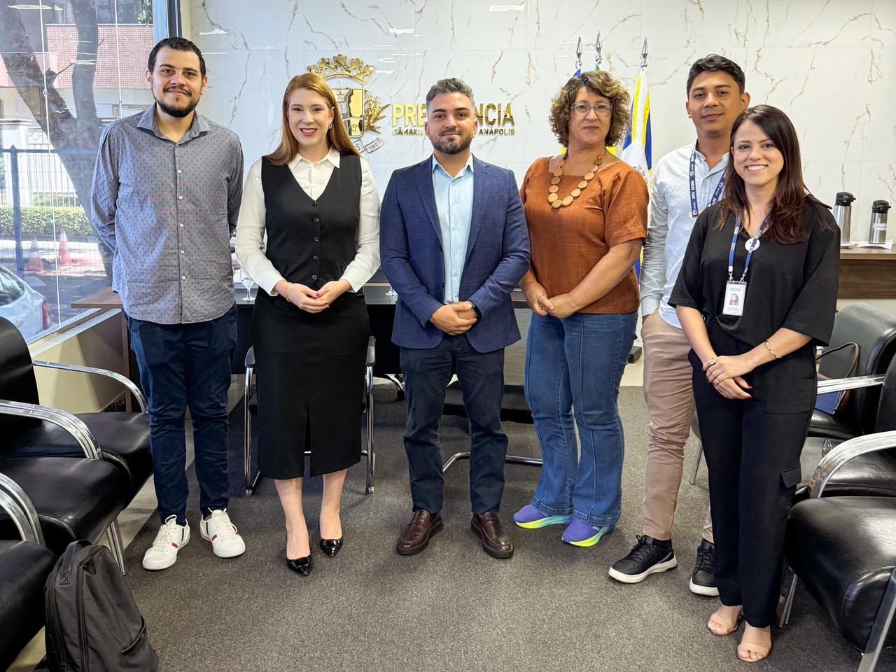 Presidente Andreia Rezende recebe comitiva do Senai e Sebrae para discutir parceria em inovação