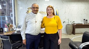 Presidente Andreia Rezende recebe diácono Júlio César, relações institucionais da Fasa/Santa Casa