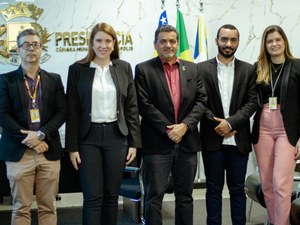 Presidente da Câmara recebe a Superintendência dos Correios em Goiás e trata de parcerias entre a empresa e os governos