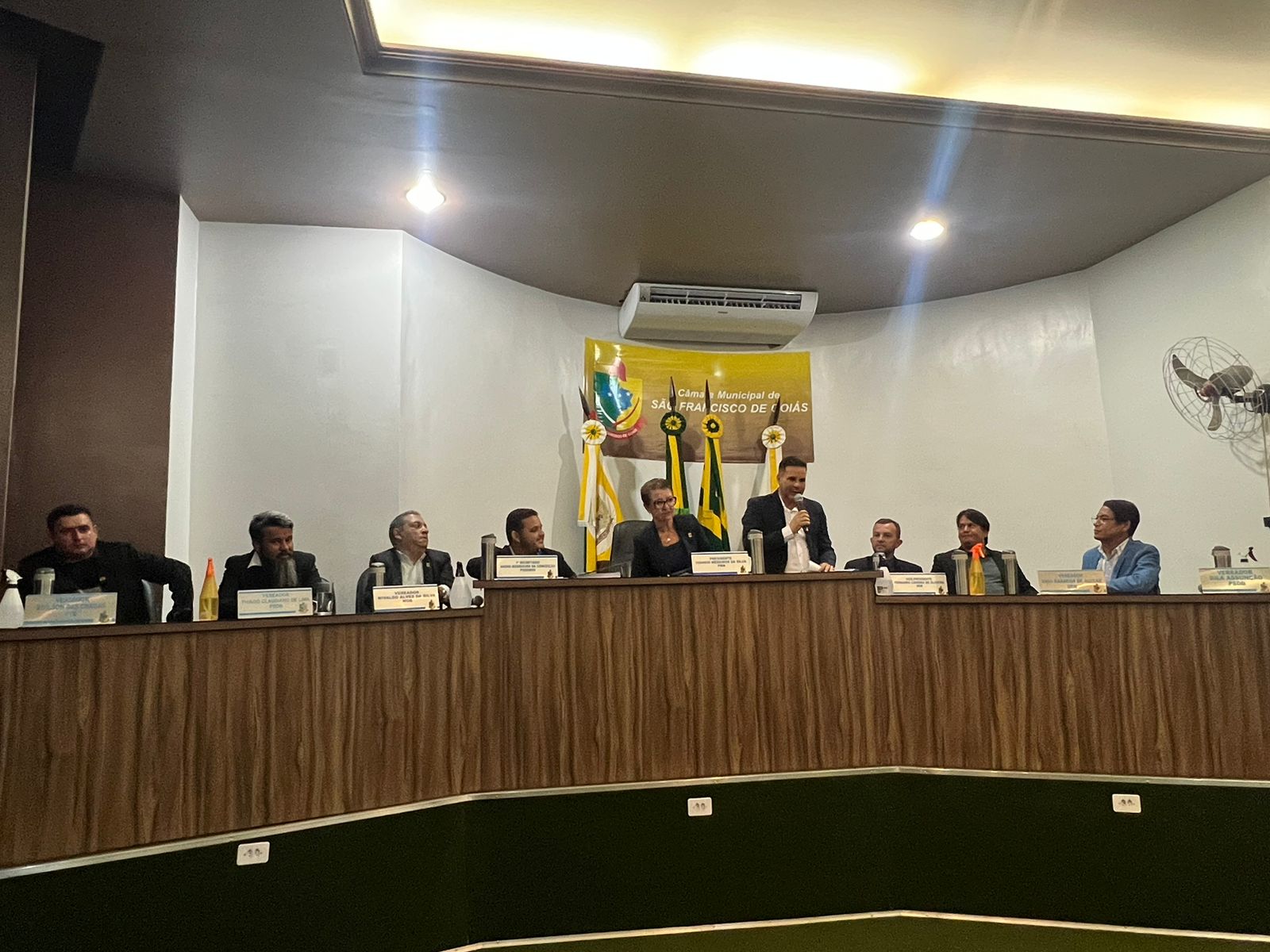 Presidente Domingos Paula participa de sessão na Câmara de São Francisco de Goiás