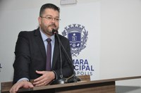Presidente Leandro critica prestação de serviços da Enel e relata prejuízos para população e empresários