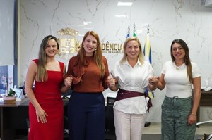 Presidente recebe primeira-dama de Abadiânia para discutir ações concretas de valorização feminina para o mês da mulher