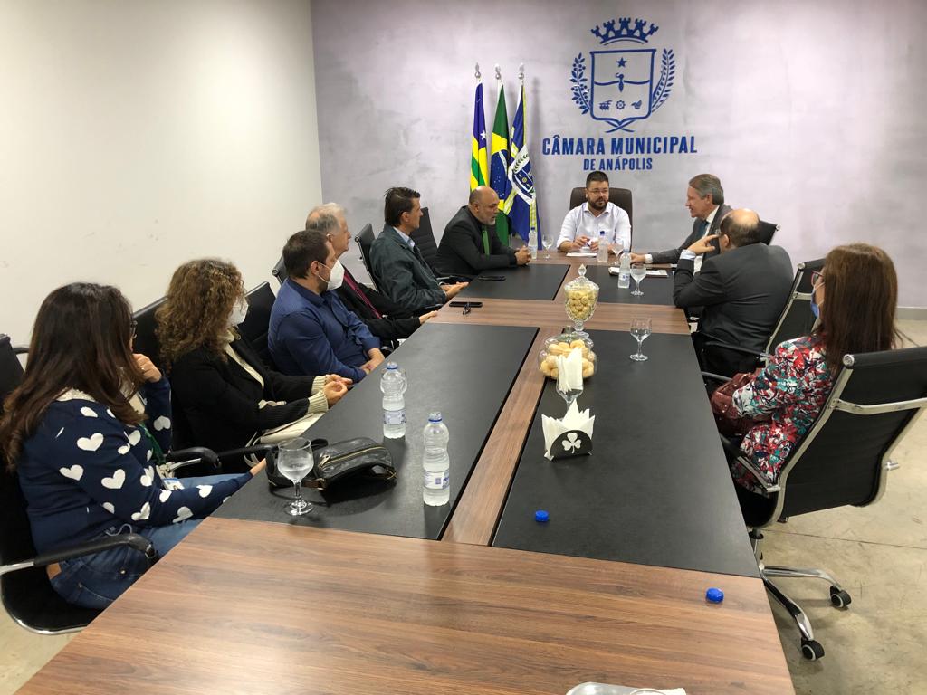 Procuradores da prefeitura apresentam à Câmara projeto que regulamenta e organiza estrutura da Procuradoria do Município