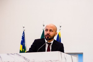 Professor Marcos Carvalho celebra avanços nos primeiros seis meses de mandato