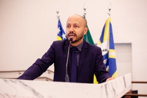 Professor Marcos Carvalho pede atendimento de demandas a profissionais da educação e repercute consulta pública para diretores