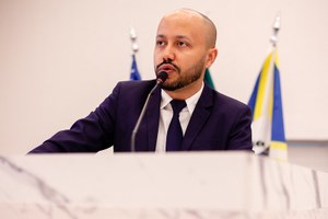 Professor Marcos Carvalho protesta contra casos de racismo e apresenta projetos voltados à igualdade racial