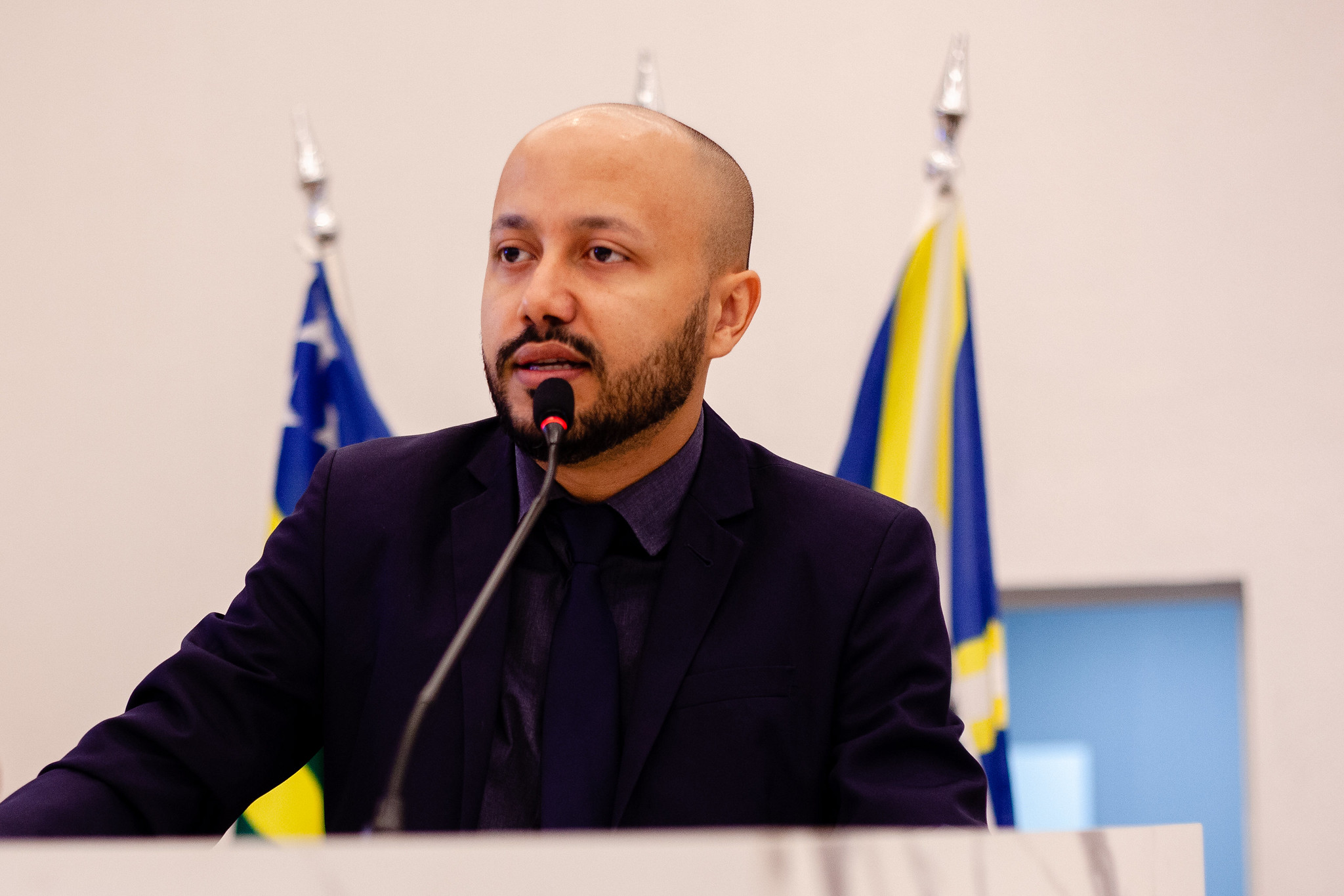 Professor Marcos defende criação de mais vagas em CMEIs e realização de concurso na Educação