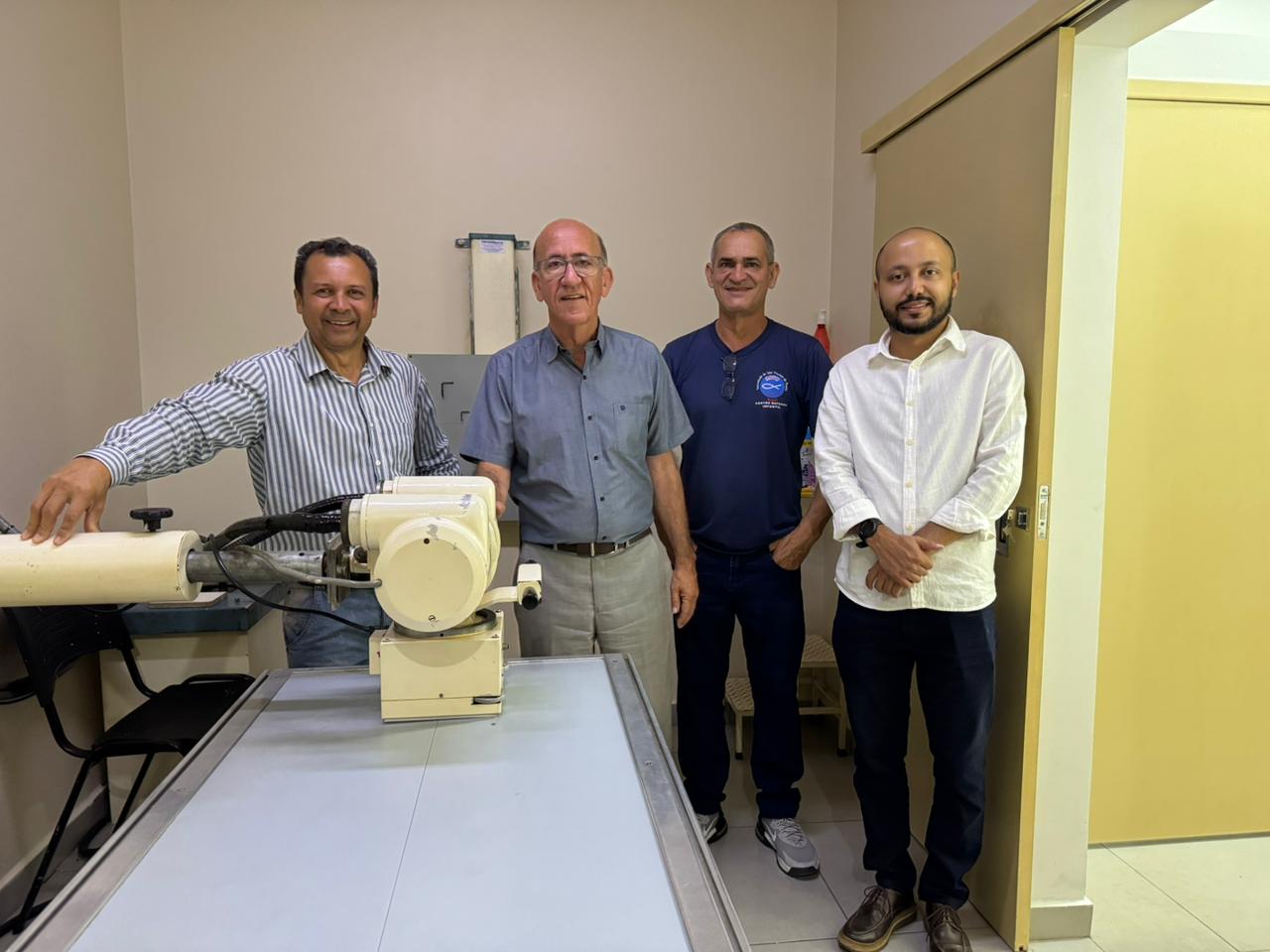 Professor Marcos e Rubens Otoni visitam Centro Materno Infantil na Jaiara e reforçam compromisso com a saúde pública