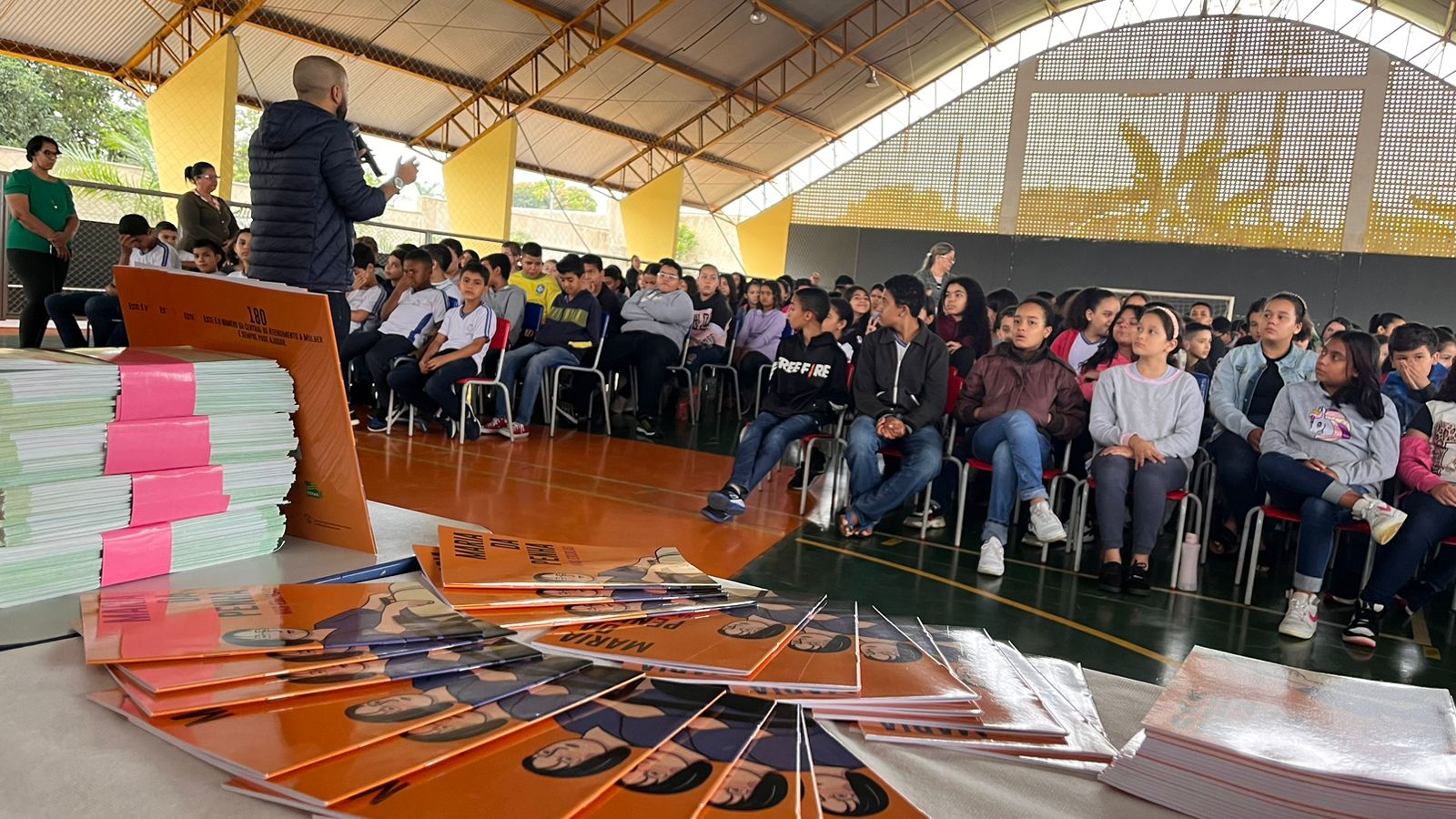 Professor Marcos participa de lançamento em Anápolis de livro em quadrinhos sobre vida de Maria da Penha