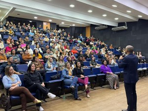 Professor Marcos reafirma compromisso com a educação durante formação continuada promovida pela Secretaria Municipal de Educação