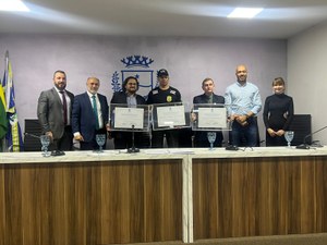 Professor, Policial Civil e militar aposentado recebem Título de Cidadania Anapolina