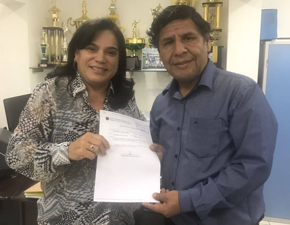 Professora Geli apresenta projeto que estabelece regras para acessibilidade bancárias