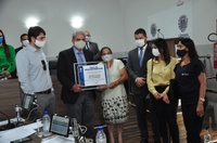 Professora Geli concede título de Cidadania Anapolina ao pastor Jesse Alves de Almeida