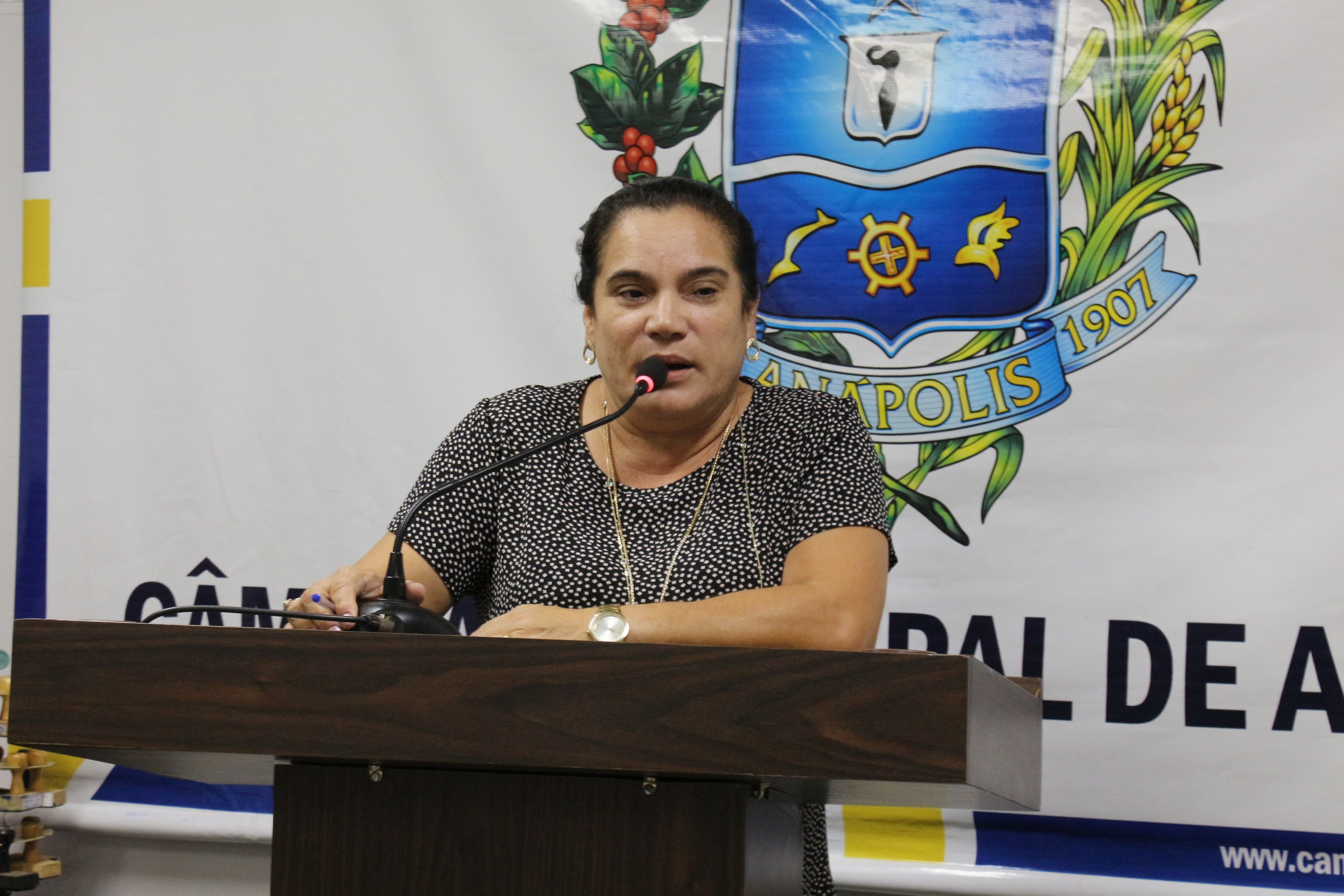 Professora Geli defende cultivo de horta em todos os Cmeis de Anápolis