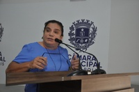 Professora Geli Sanches parabeniza os profissionais da Enfermagem