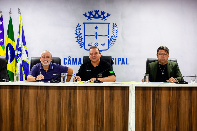 Programa Municipal de Incentivo ao 1º Emprego Juvenil avança em Comissão de Indústria e Comércio