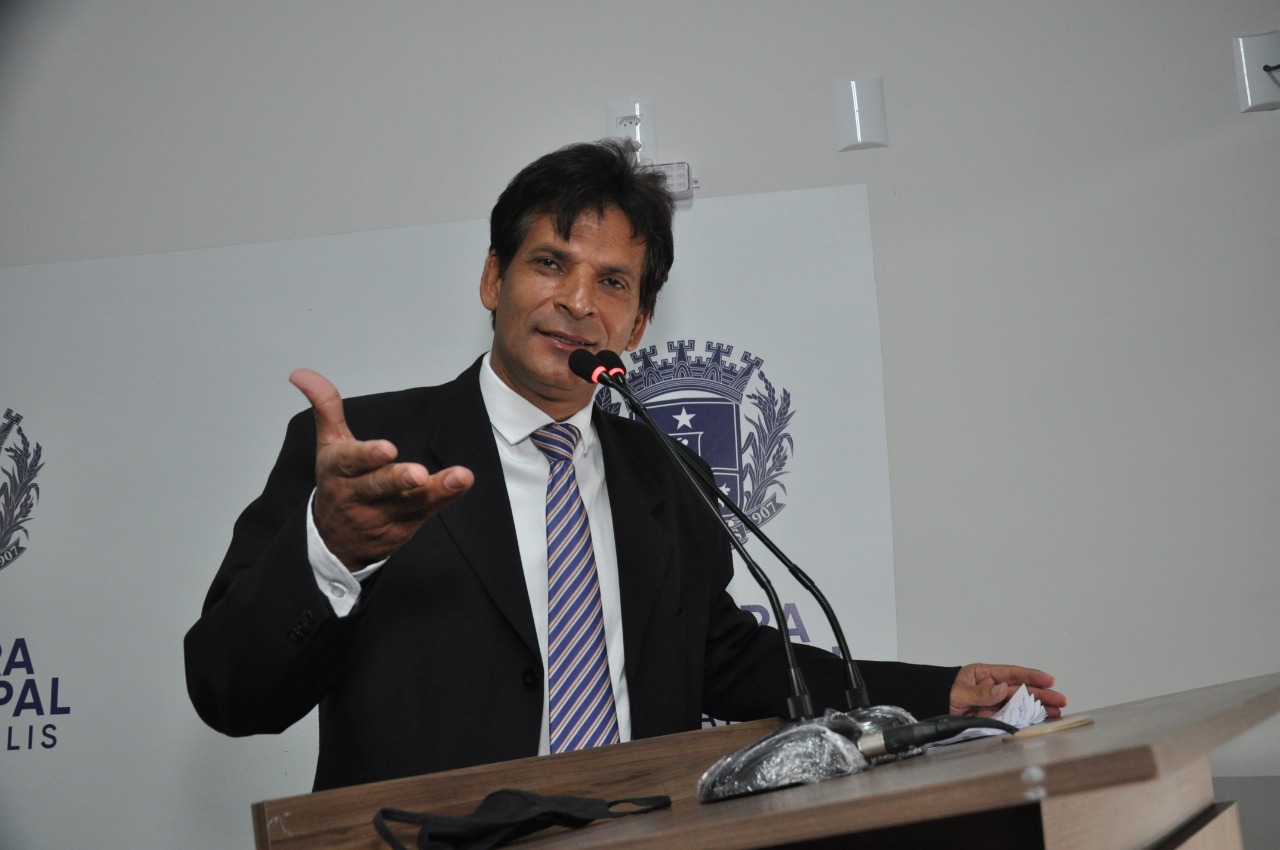 Projeto de João da Luz pede regulamentação dos quiosques do canteiro central do Daia