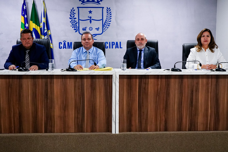 Projeto que obriga empresas terceirizadas do município a comprovarem quitação de salários avança em Comissão de Indústria e Comércio