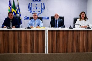 Projeto que obriga empresas terceirizadas do município a comprovarem quitação de salários avança em Comissão de Indústria e Comércio