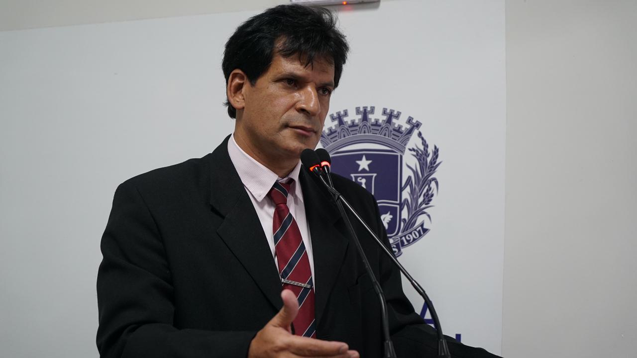 João da Luz propõe advocacia e contabilidade como serviços essenciais