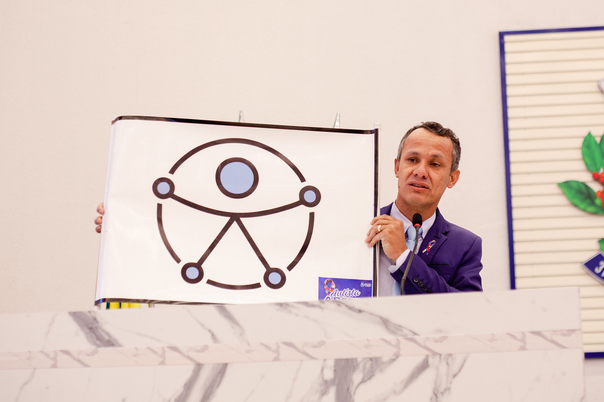 Reamilton do Autismo destaca lei que unifica uso do Símbolo Internacional de Acessibilidade 