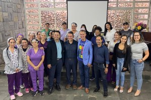 Reamilton do Autismo e Deputado Federal Samuel Santos realizam visita à maternidade Dr. Adalberto