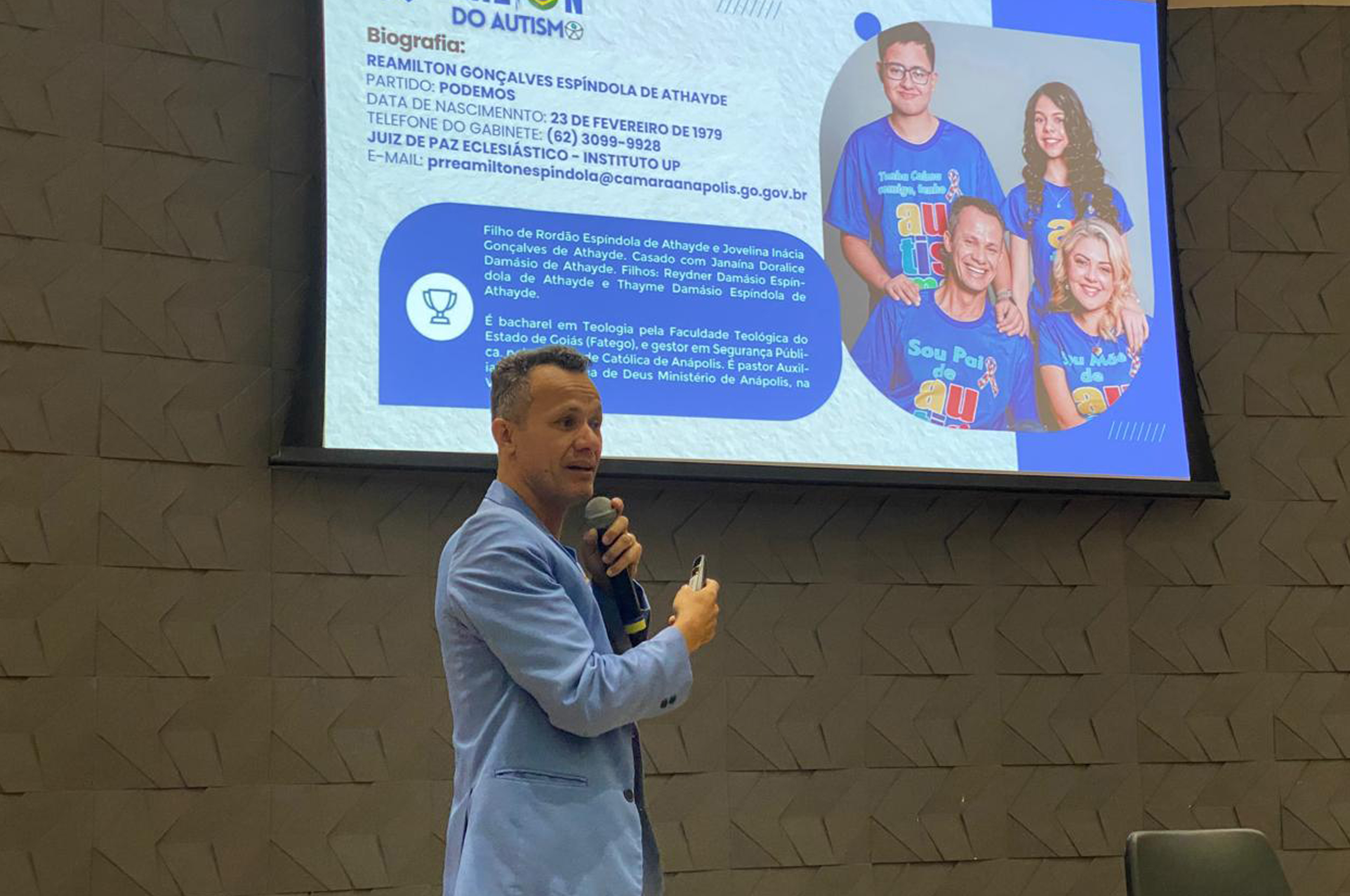 Reamilton do Autismo ministra palestra no 3º Encontro dos Vereadores e Vereadoras de Goiás