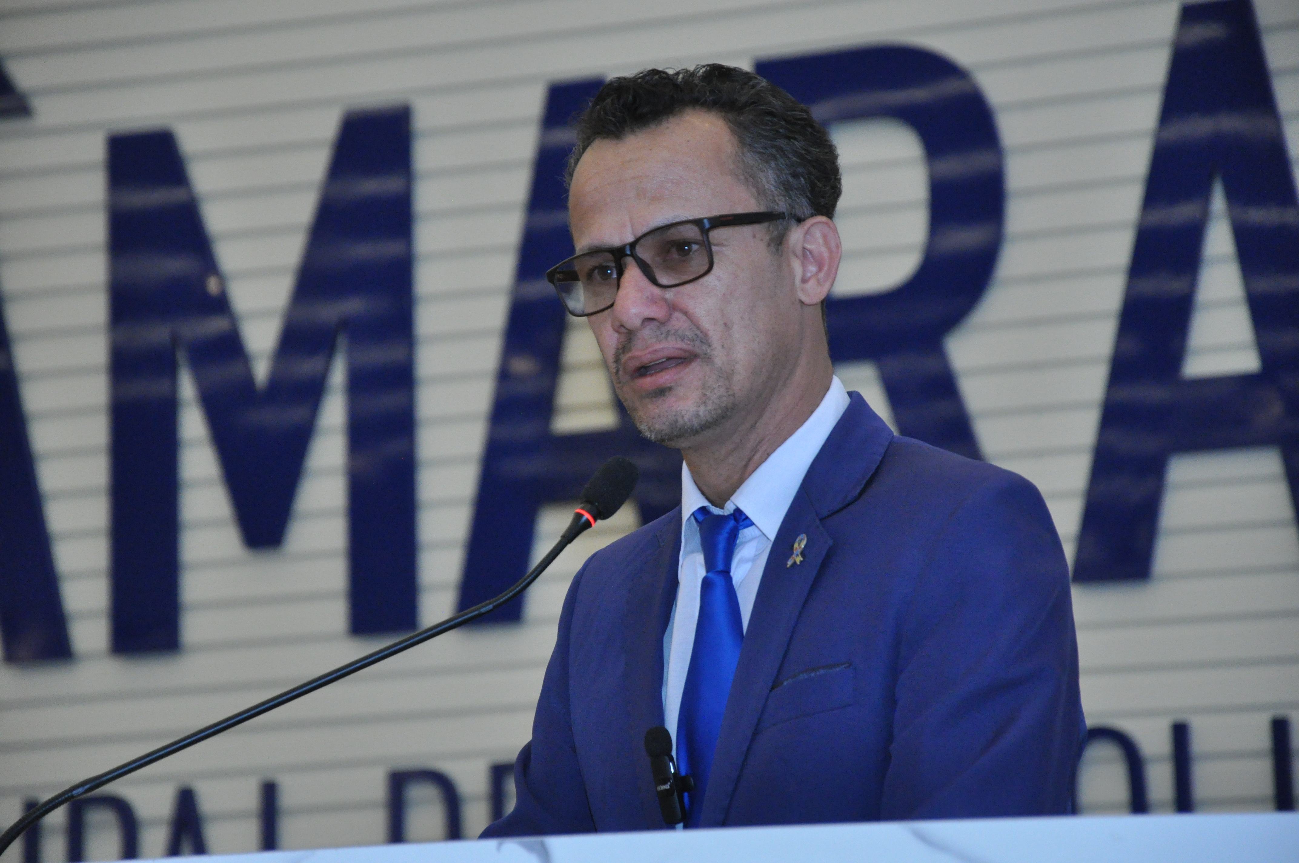 Reamilton Espíndola destaca operação tapa-buraco e obras do restaurante popular na região do Recanto do Sol