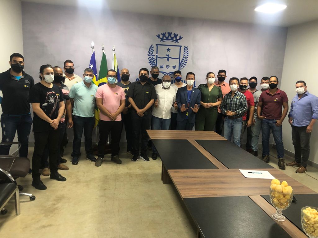 Reamilton Espíndola recebe integrantes da Banda Lira de Prata e, com apoio de outros vereadores, busca atender demanda dos músicos