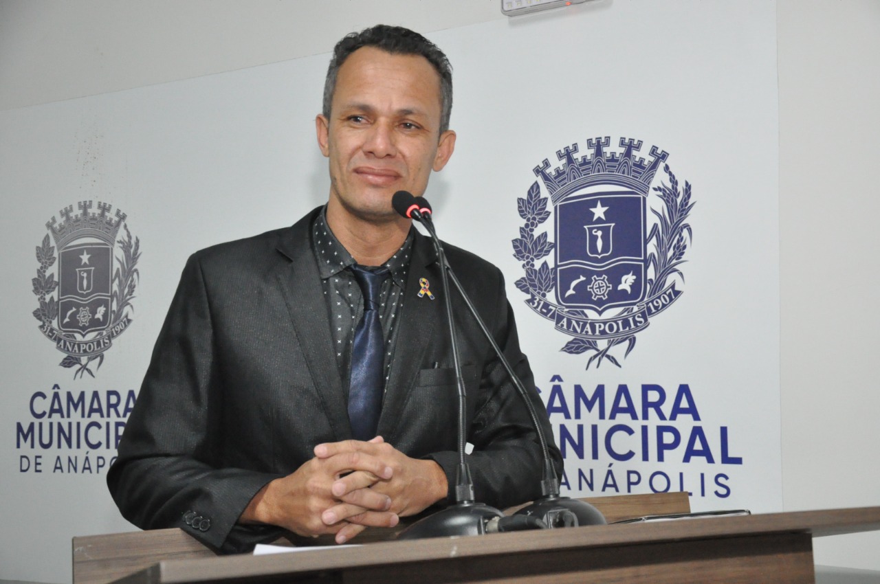 Reamilton lamenta falta de conhecimento sobre a causa autista ao citar vídeo de influenciadoras