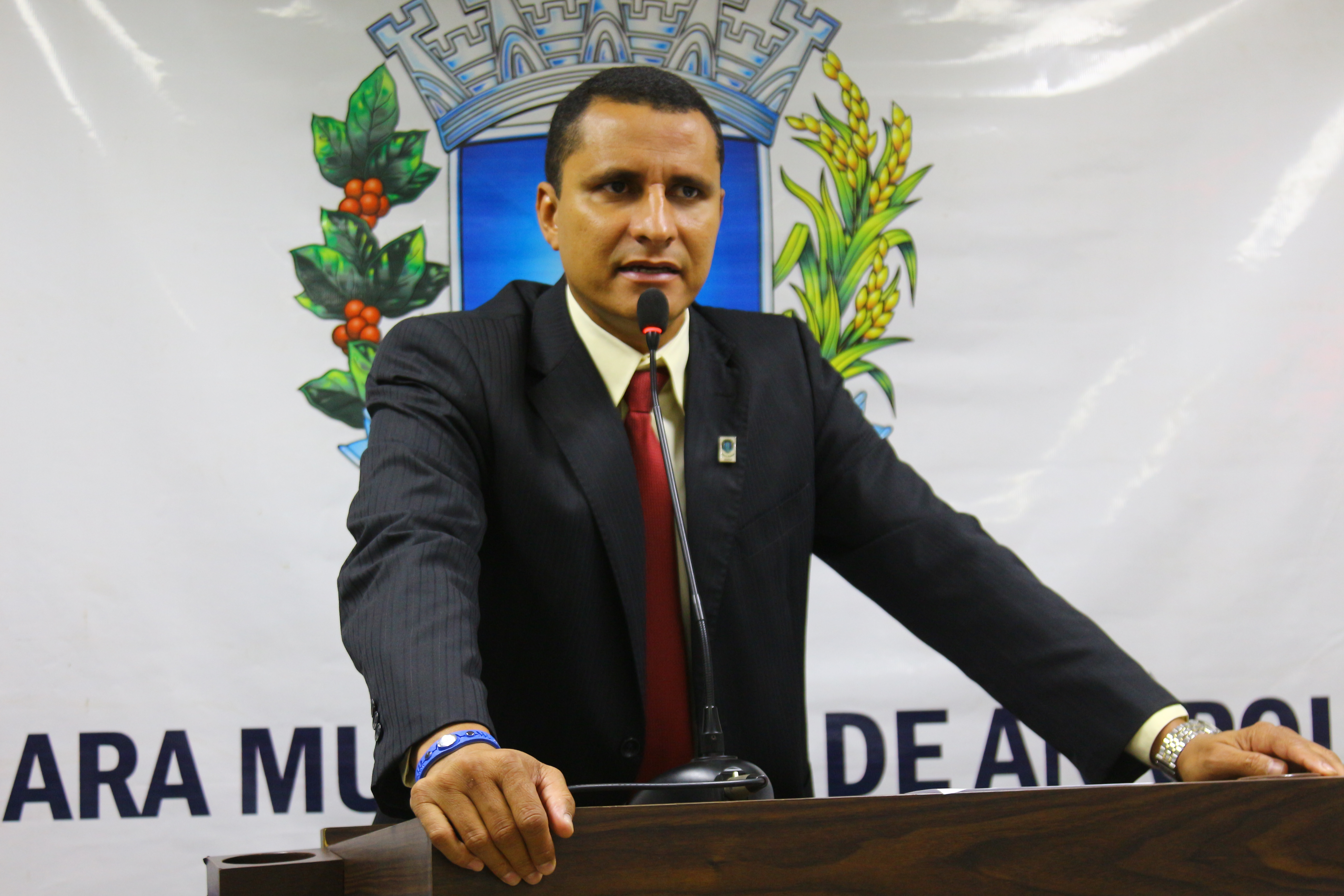 Sargento Pereira Júnior pede melhorias na linha de ônibus Anápolis-Goiânia 