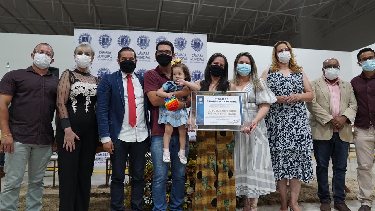 Seliane da SOS concede título de cidadania  a Jusceliane Vieira Teles 