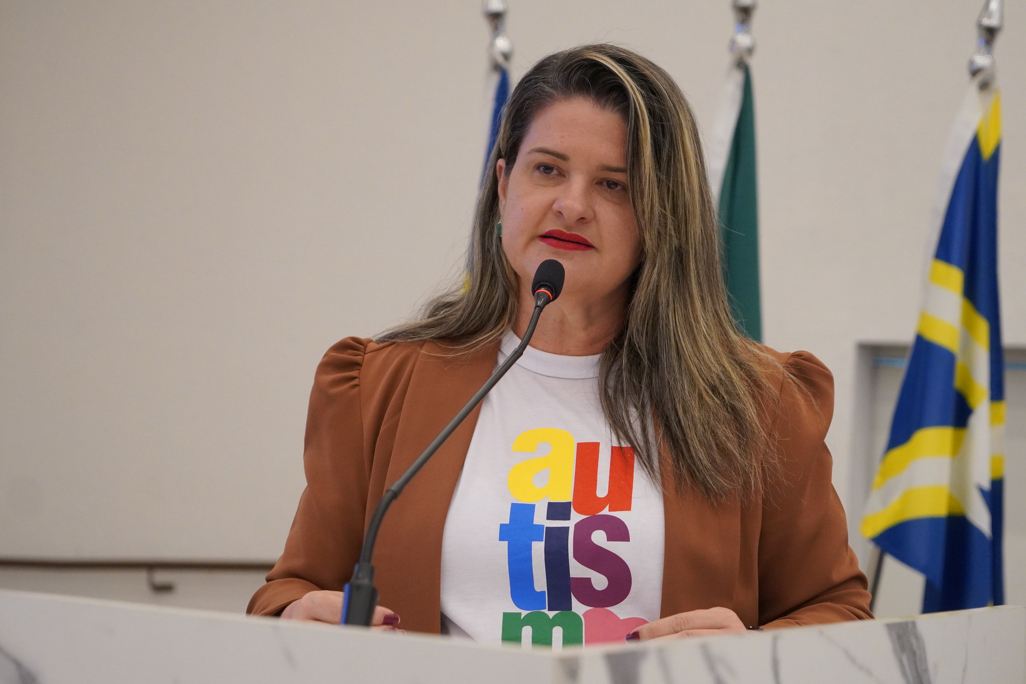 Seliane da SOS destaca ações da Câmara Municipal na defesa dos animais e alerta sobre prática de crimes nesta área