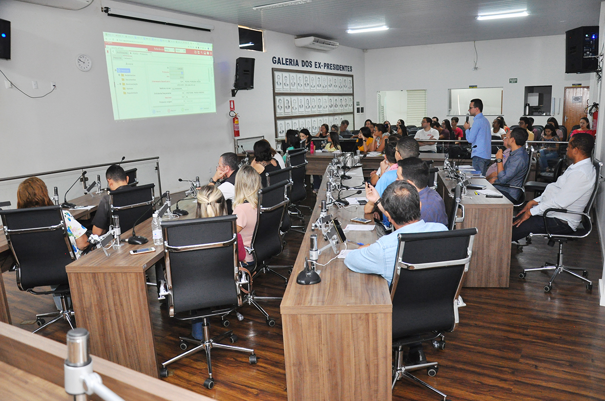 Servidores da Câmara participam de mais um curso para qualificar atendimento ao cidadão