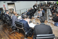 Sessão extra: aprovados Refis, contratação temporária na Educação e mais 10 projetos