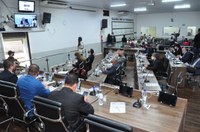 SESSÃO EXTRA | Câmara aprova lei que adequa pré-requisitos para ingresso em cargos de assessoramento na Prefeitura