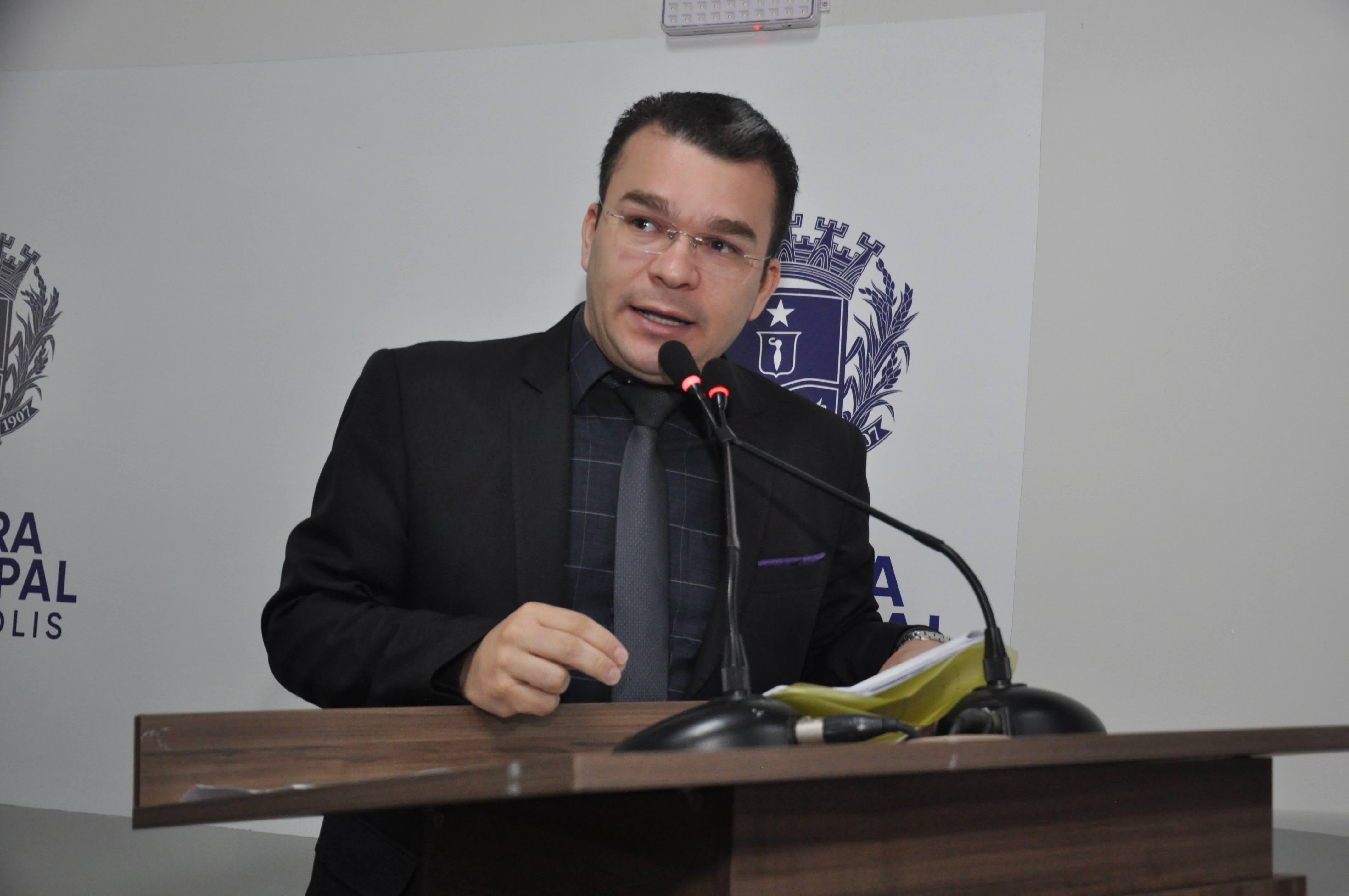 Teles cobra inclusão de duas ruas no projeto de pavimentação do Bairro Bom Sucesso 