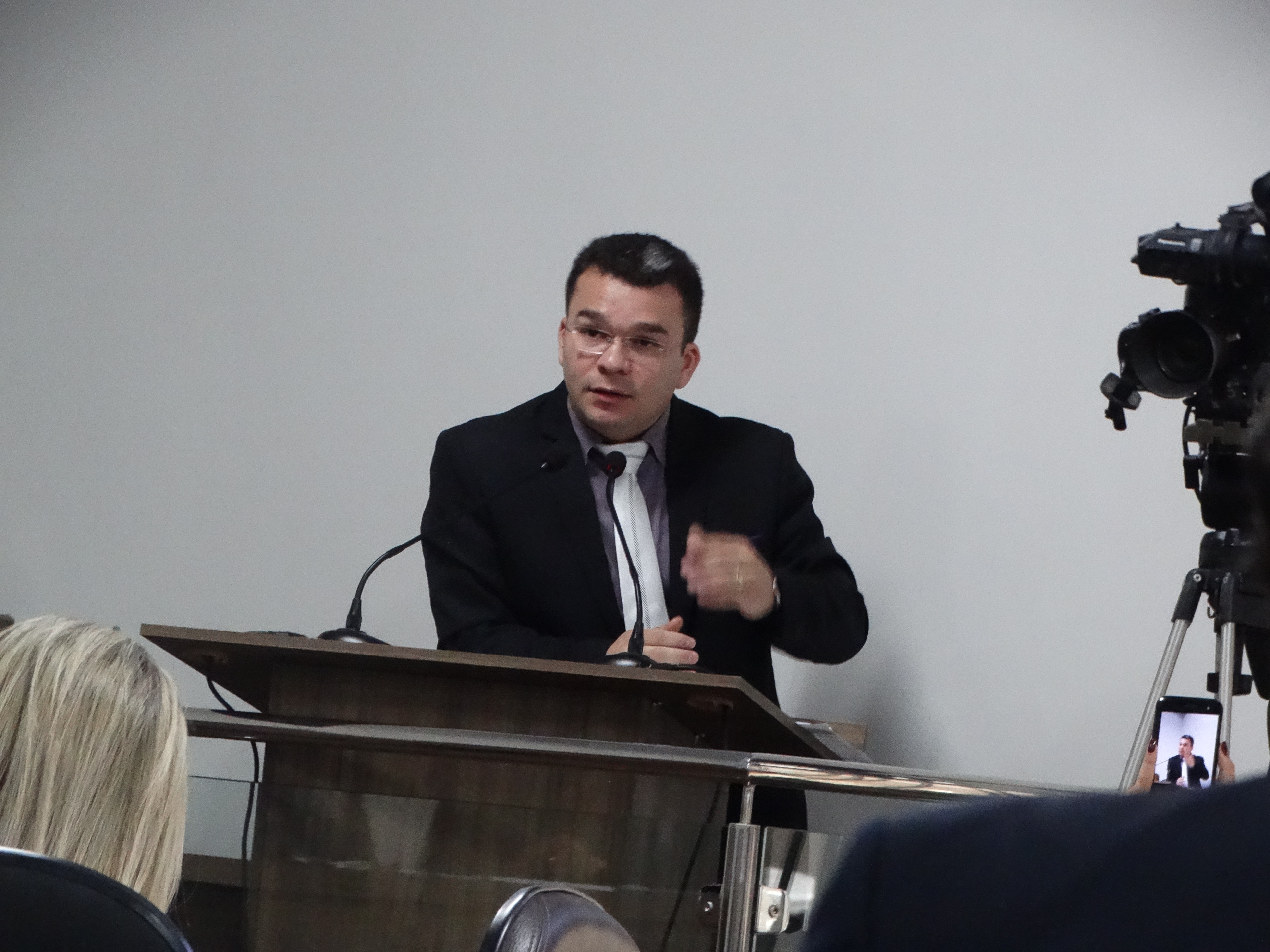 Teles Júnior defende projeto que determina prestação de contas anual da Saneago