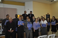 Teles Júnior entrega Certificado de Honra ao Mérito à Igreja Pentecostal Deus é Amor